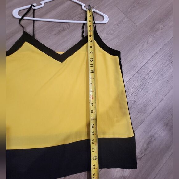 Bisou bisou yellow and black sleeveless blouse - Picture 10 of 11